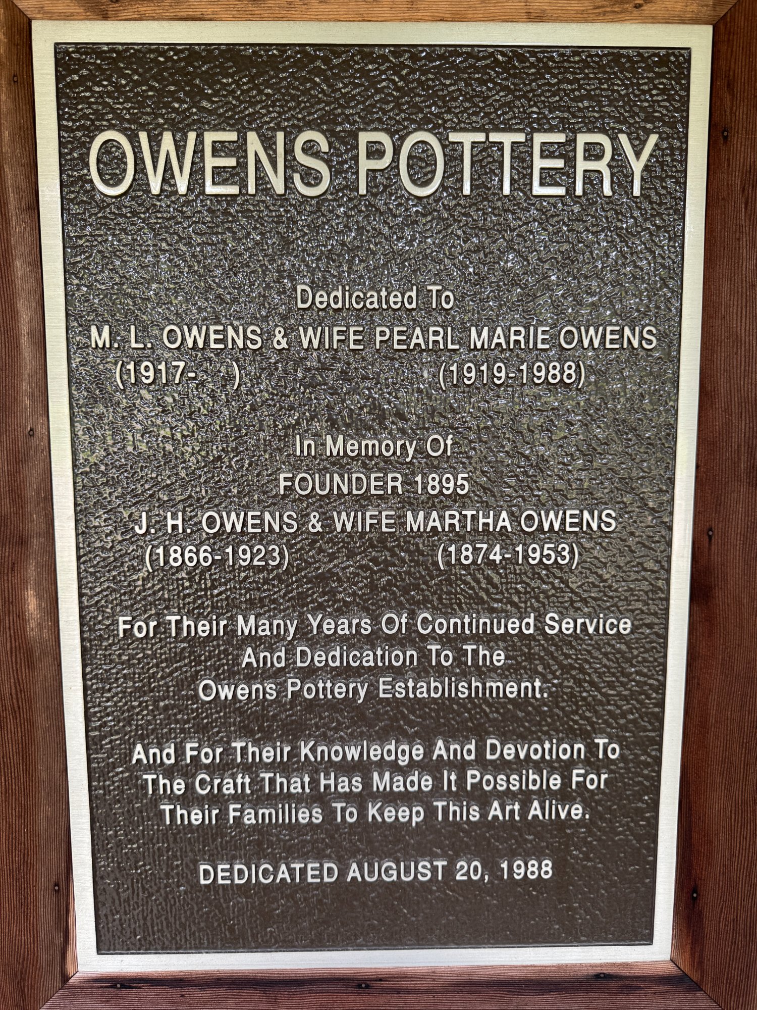 Owens Pottery dedication plaque 1988