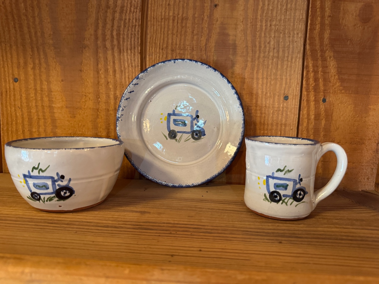 Bird painted pottery set